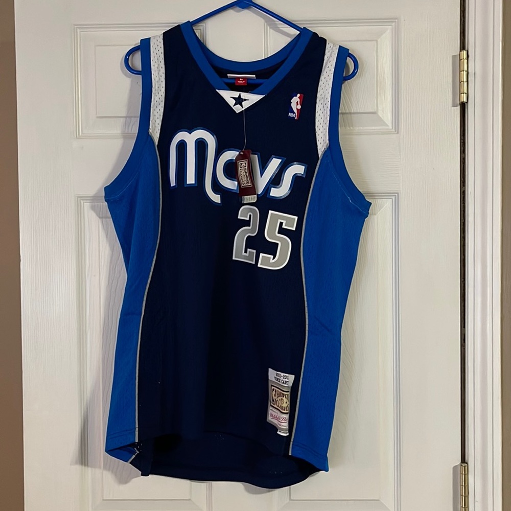 NBA Throwback. Mitchell and Ness swingman Dallas mavericks Vince Carter jersey.